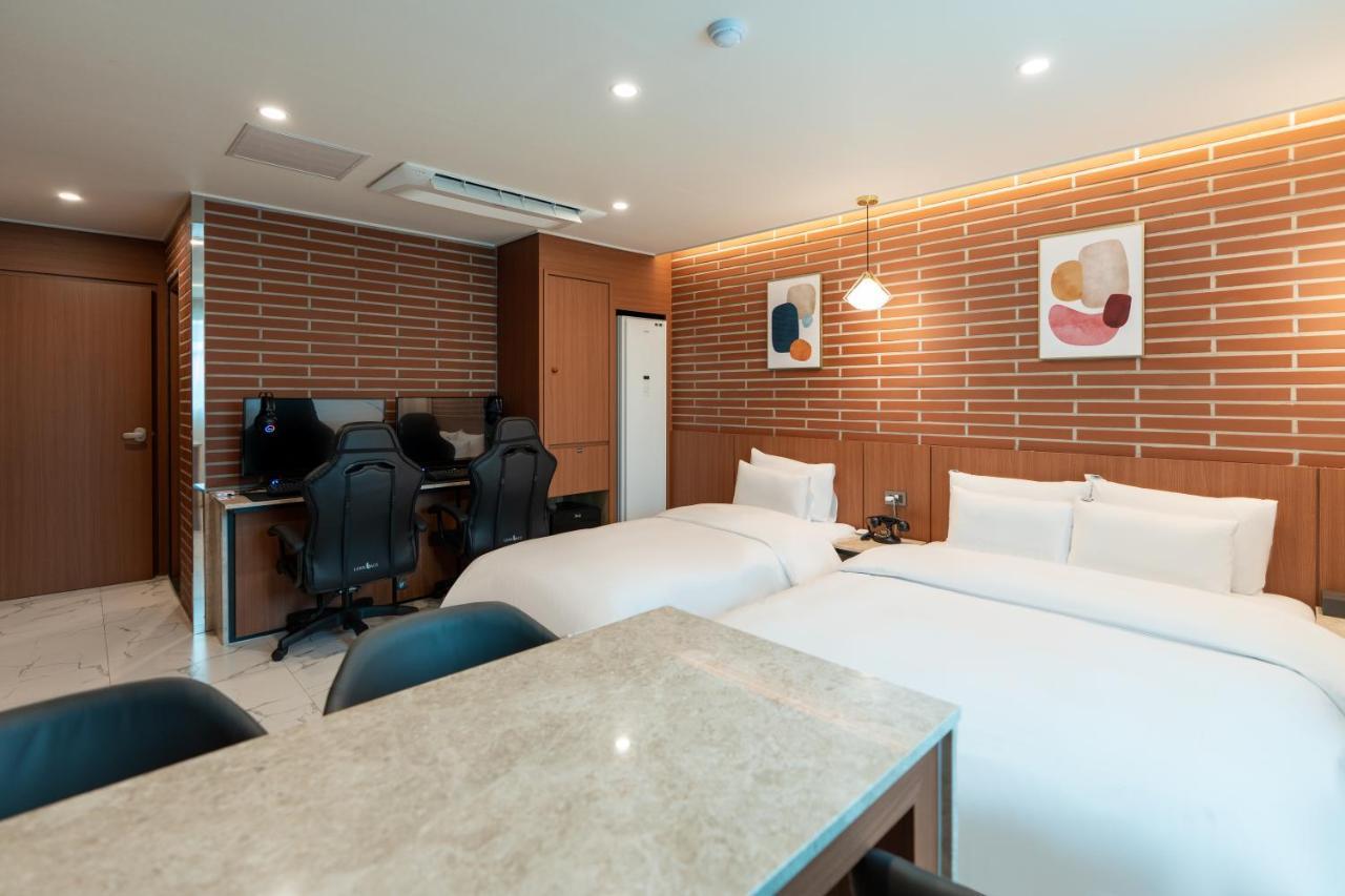 Jecheon Hound Hotel Chech'ŏn Esterno foto