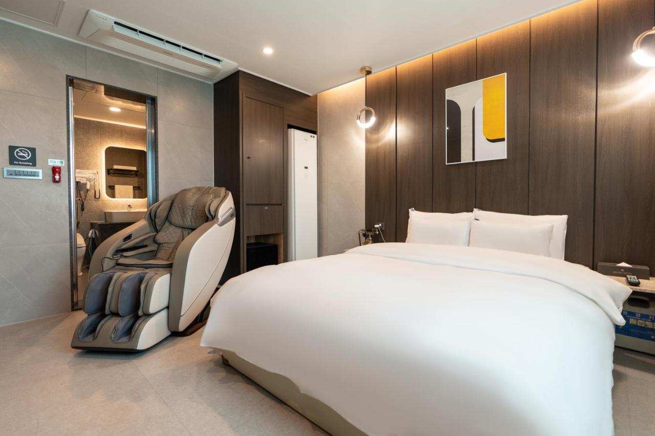 Jecheon Hound Hotel Chech'ŏn Esterno foto