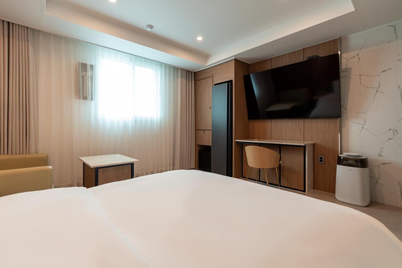 Jecheon Hound Hotel Chech'ŏn Esterno foto