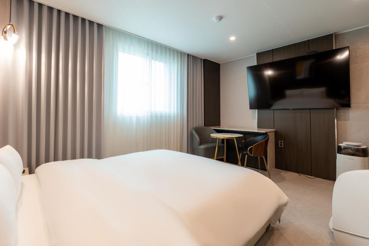 Jecheon Hound Hotel Chech'ŏn Esterno foto