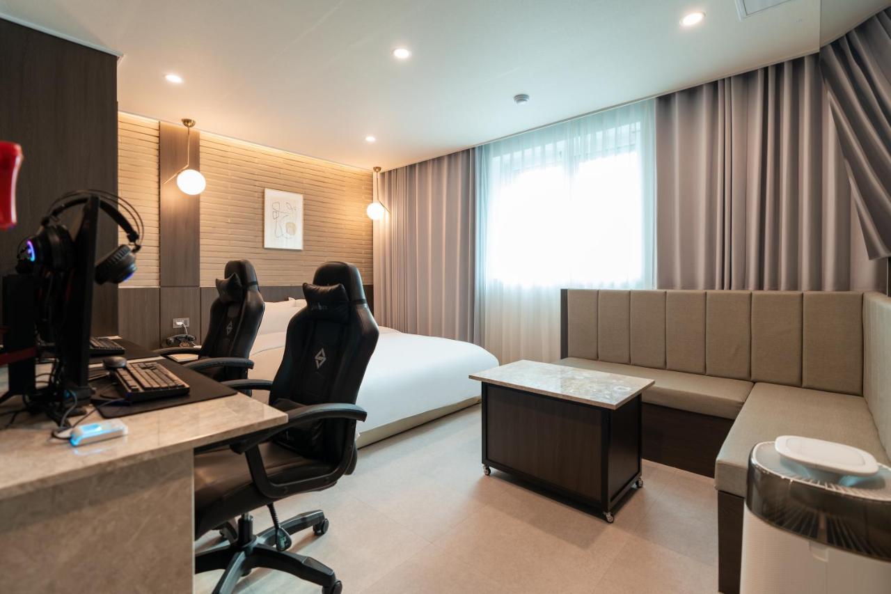 Jecheon Hound Hotel Chech'ŏn Esterno foto