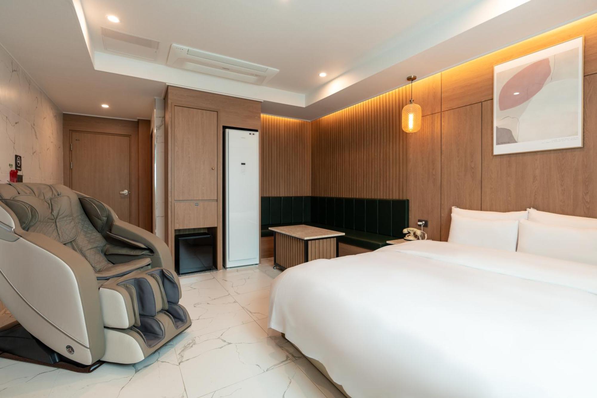 Jecheon Hound Hotel Chech'ŏn Esterno foto