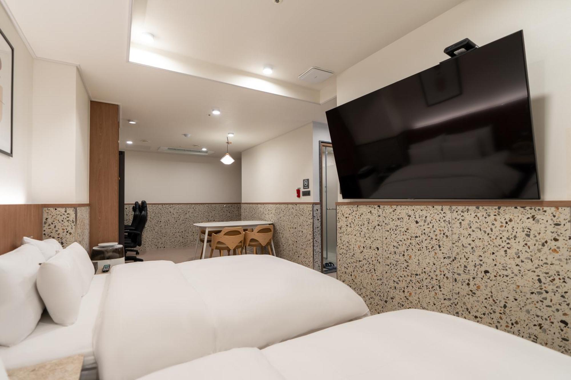 Jecheon Hound Hotel Chech'ŏn Esterno foto