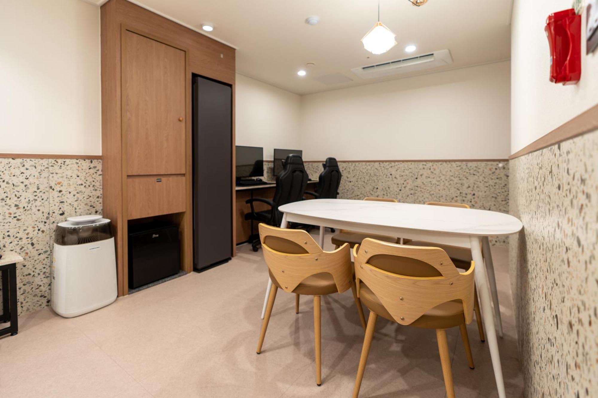 Jecheon Hound Hotel Chech'ŏn Esterno foto